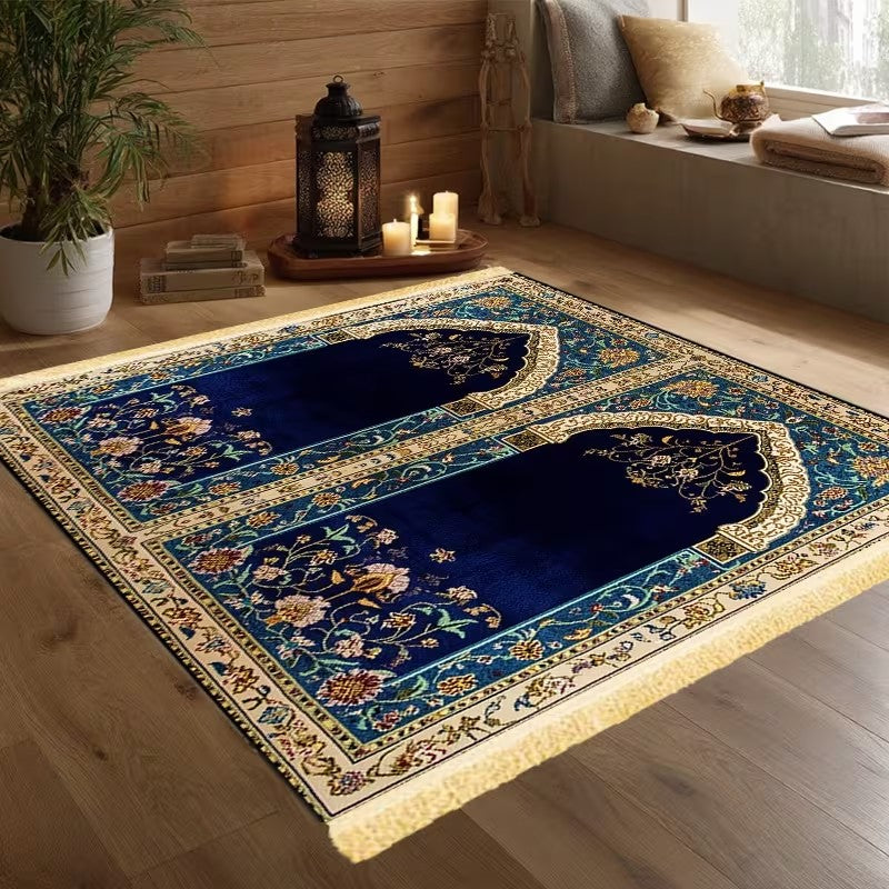 Handmade prayer mat with elegant border finish